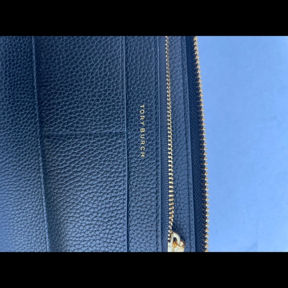 ❌SOLD❌Tory Burch Black Whipstitch Logo Zip Continental Wallet - Picture 7 of 10